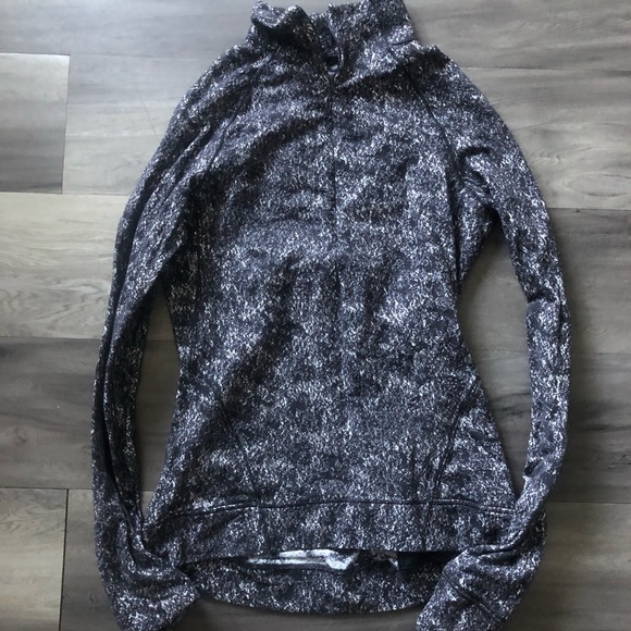 Lululemon long sleeve top - Picture 1 of 7